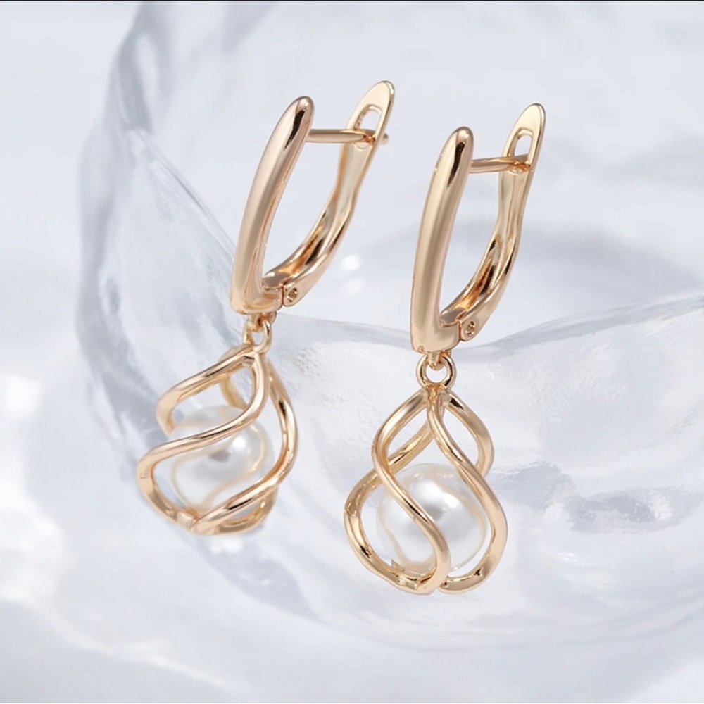 Gorgeous Gold Pearl Drop Dangle Earrings